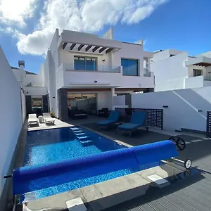 https://super-cool-brand-new-villa-in-los-cristianos.in-canary-islands.com